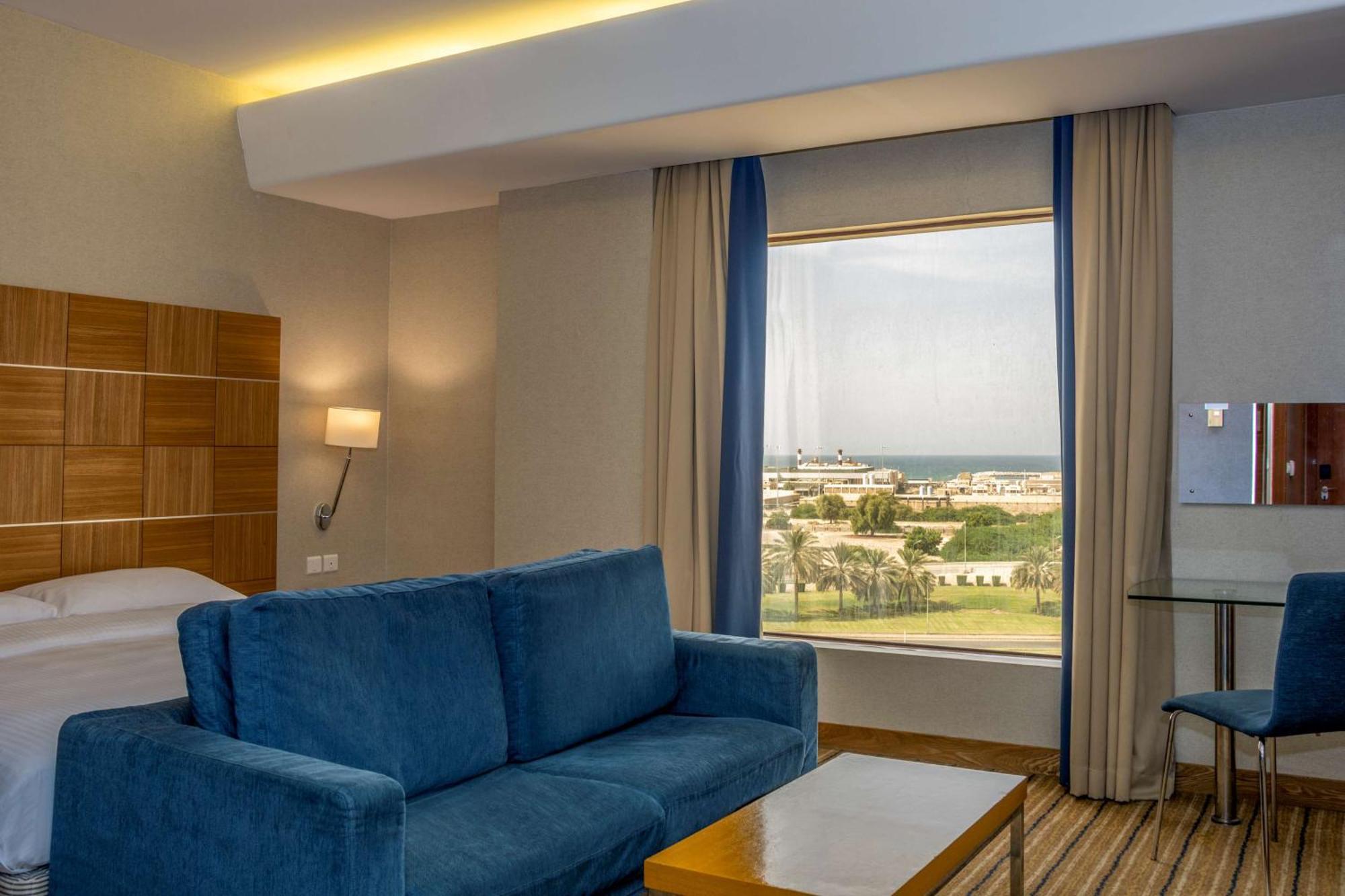 Golden Tulip Muscat Hotel Kültér fotó
